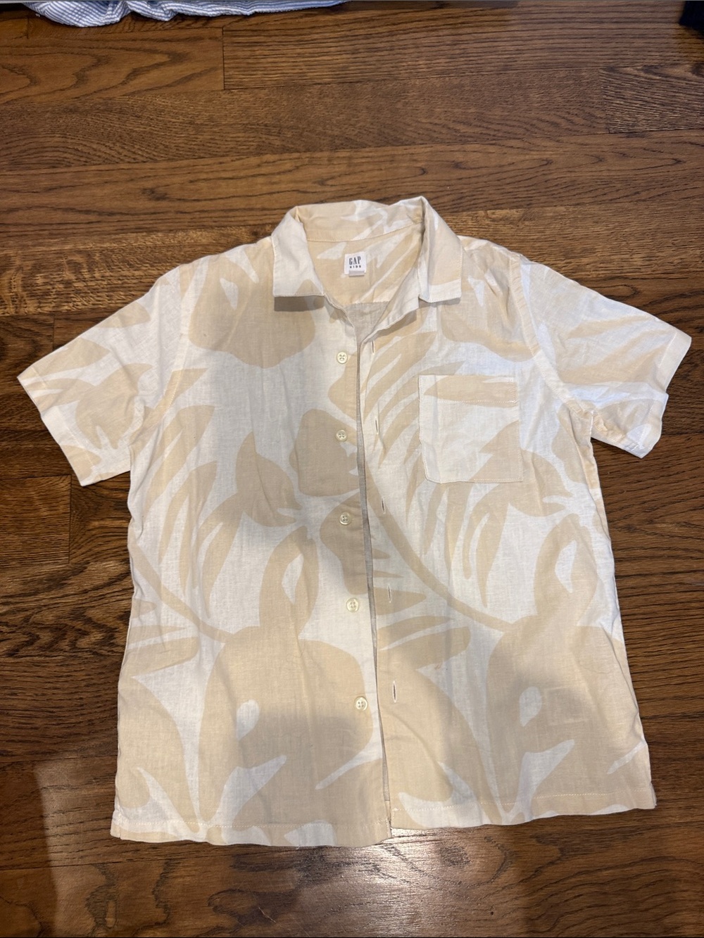 GAP Beige and White Short-Sleeve Tropical Button-Up Shirt